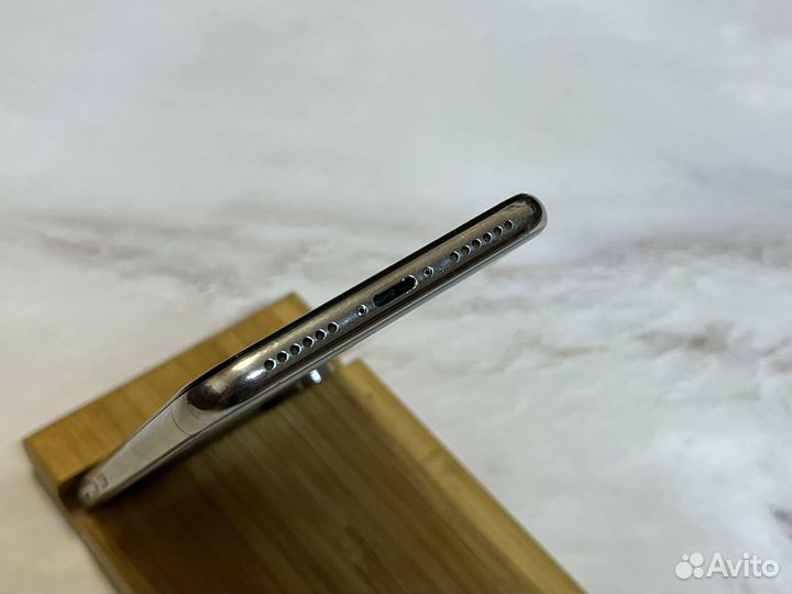 iPhone X, 64 ГБ