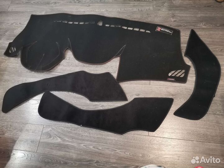 Накидка на панель приборов avante