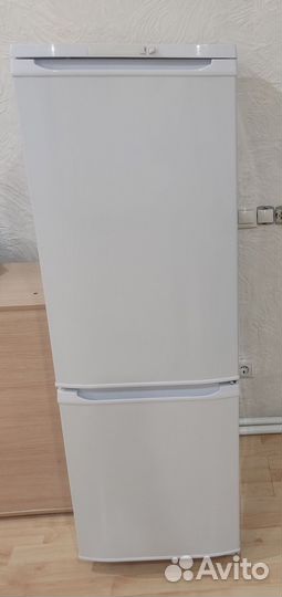 Холодильник бирюса