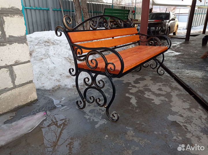 Кованная лавочка