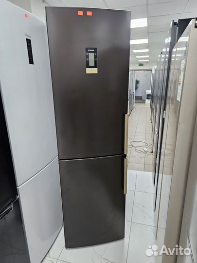 Двухкамерный холодильник Bosch.No frost