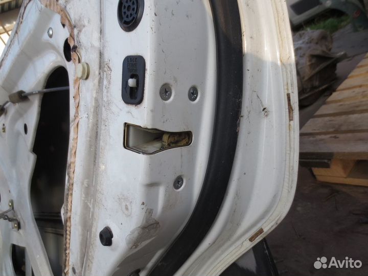 Замок двери Honda Odyssey RB1 2003-2008г