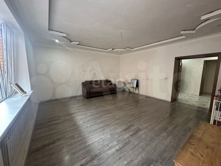 3-к. квартира, 130 м², 4/6 эт.