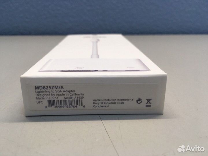 Адаптер Apple MD825ZM/A Lightning 8-pin-VGA белый