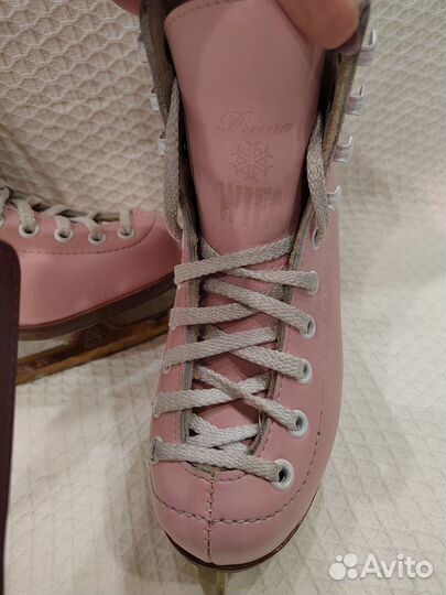 Фигурные коньки Wifa 28