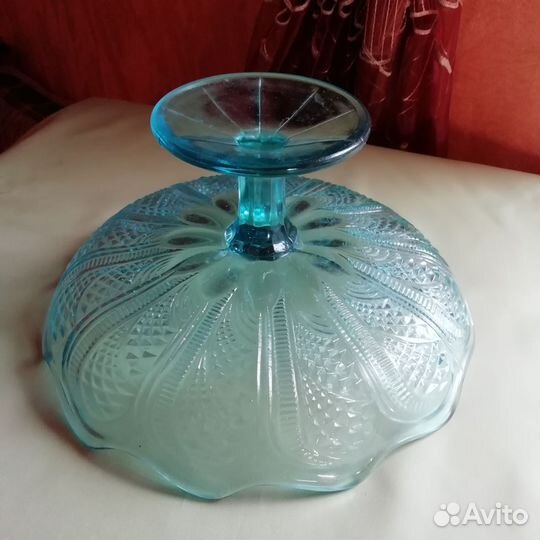 Ваза, фруктовница на ножке