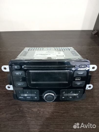 Авто магнитола Рено