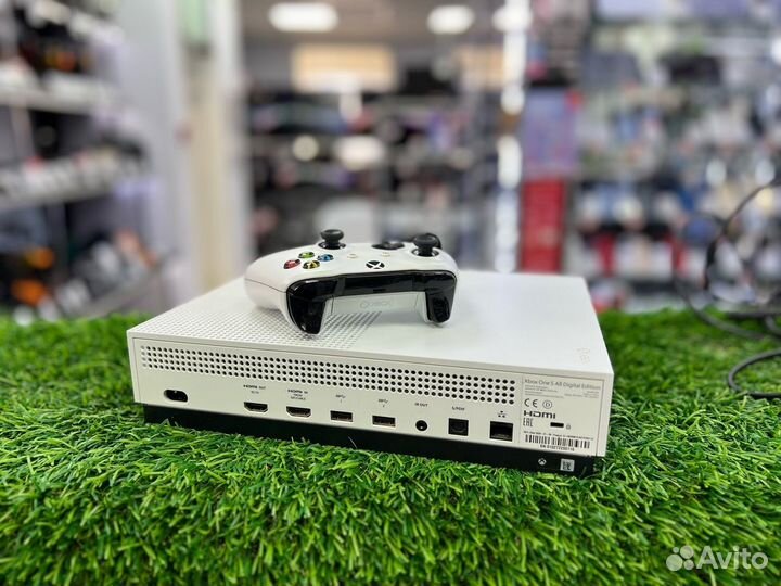 Игровая приставка Microsoft Xbox One S 1000 гб HDD