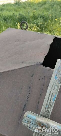 Металлическая емкость, около 2.4 Куба