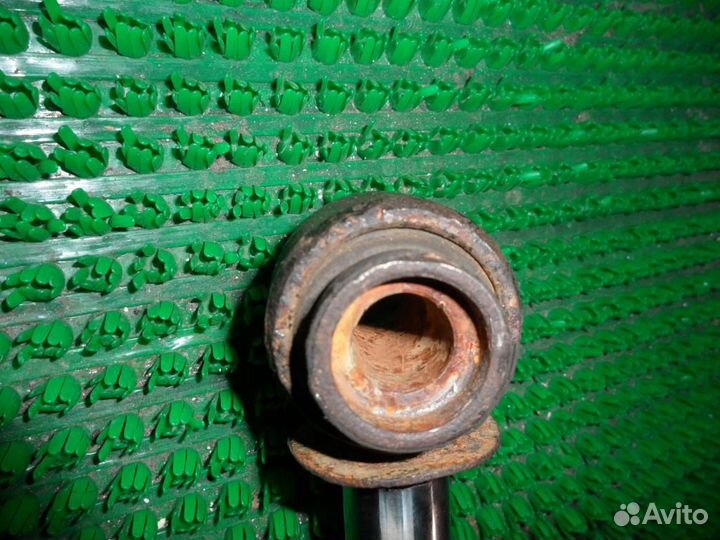 Стойка амортизатора задняя правая Hyundai Santa F