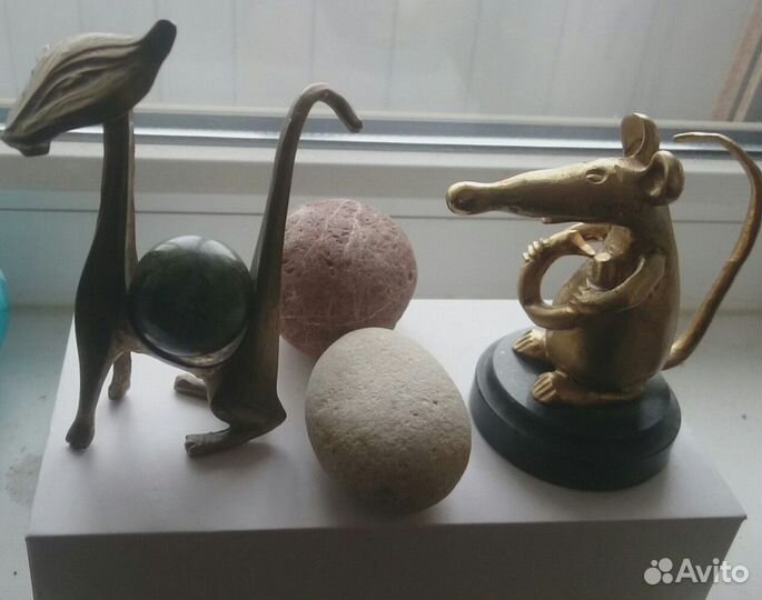 Статуэтка латунь с сердоликом