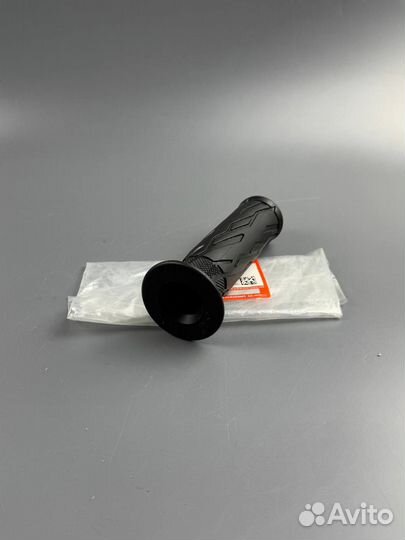 Грипса левая Suzuki (Оригинал)