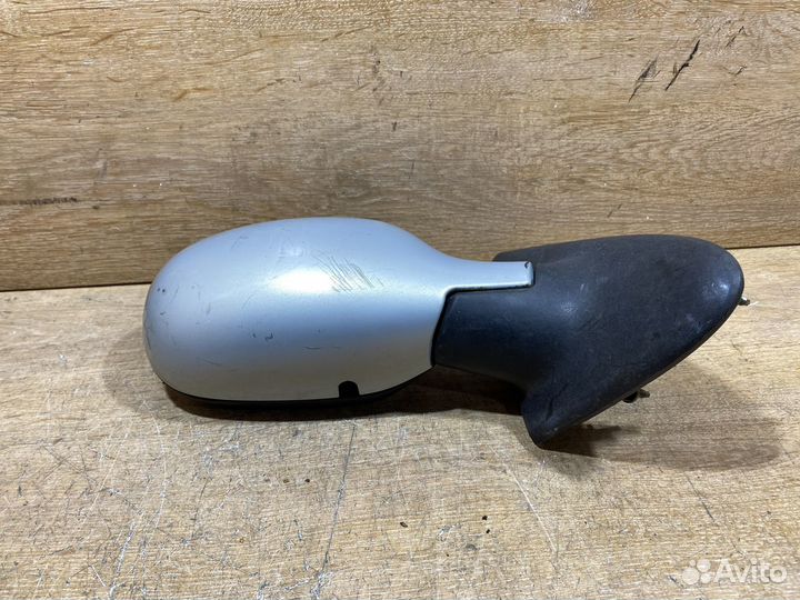 Зеркало правое Renault Megane 1 рест Арт. 7720663