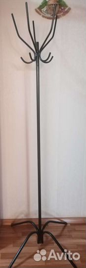 Вешалка напольная металлическая