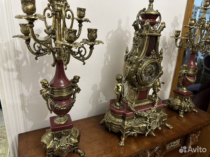 Часы каминные бронза и канделябр