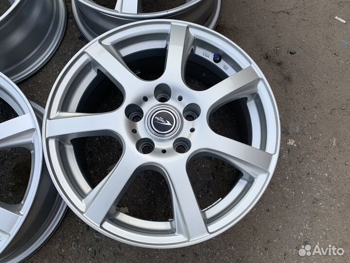 Литье Ravrion p3 R16 5*114.3 et38 4шт из японии