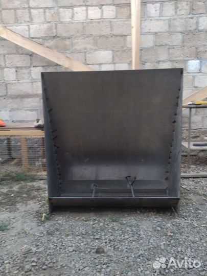 Кормушка для свиней