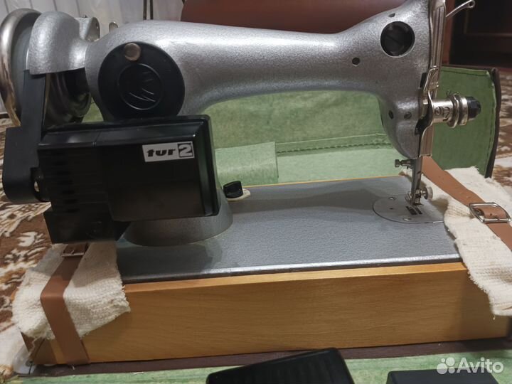 Швейная машинка tur 2