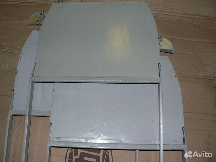 Столик откидной от авиакресла