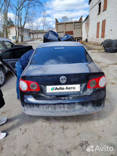 Volkswagen Jetta 1.6 AT, 2009, битый, 220 000 км