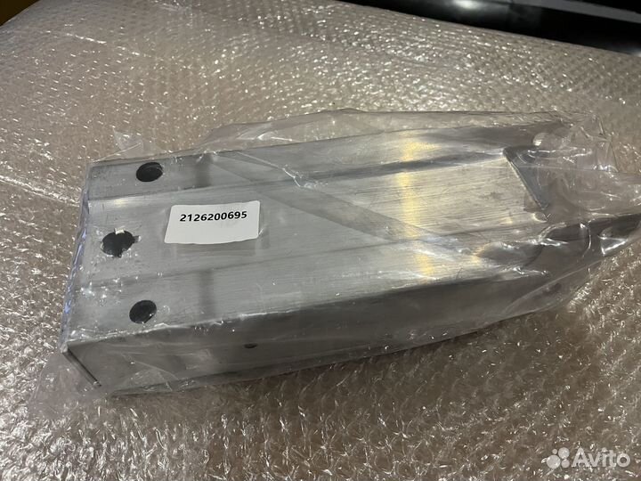 Правое крепление домик усилителя Mercedes W205