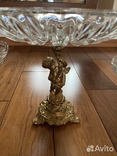 Ваза для фруктов на ножке