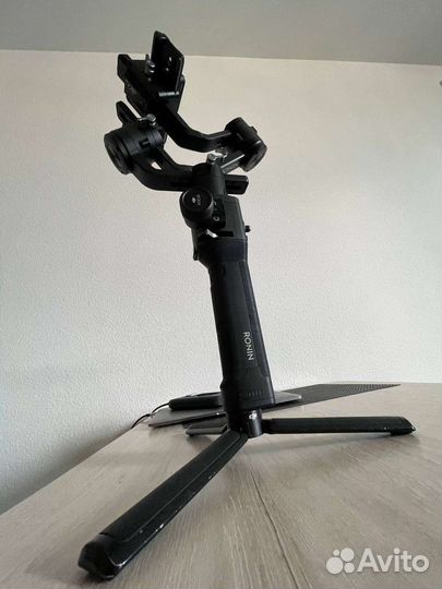 Трехосевой стабилизатор DJI Ronin-S