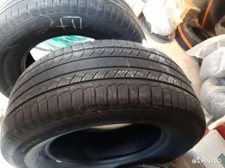 Michelin  Defender XT 285/60 R18
