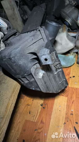 Корпус воздушного фильтра Audi 80B4 1.9 AAZ