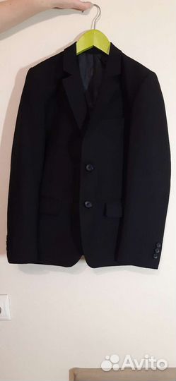 Чёрный пиджак на мальчика