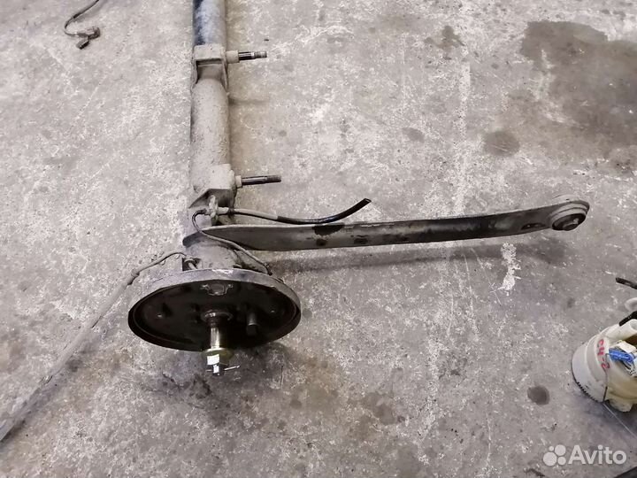 Балка задняя Nissan Bluebird u14