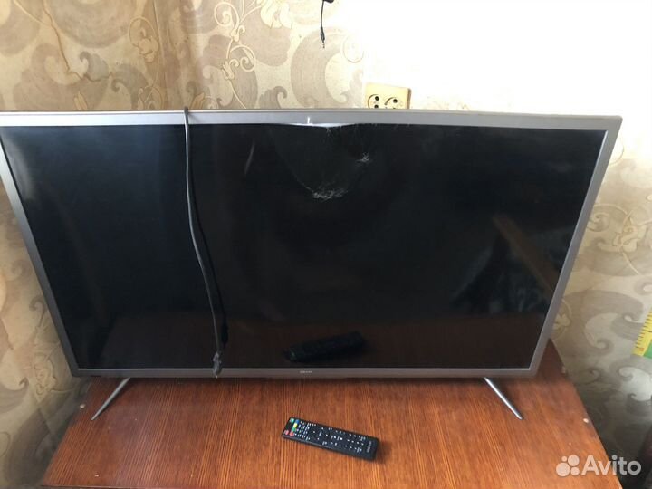 Телевизор smart TV dexp LED 40