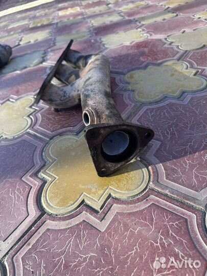 Выпускной коллектор на infiniti fx35