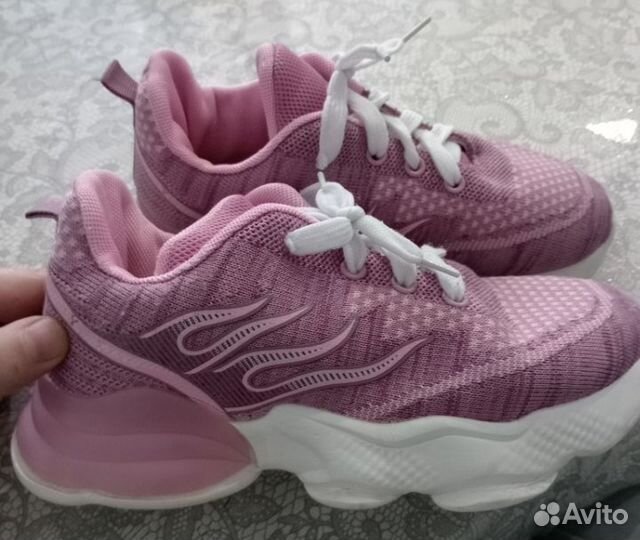 Кроссовки для девочки