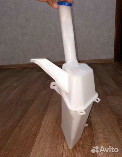 Бачок омывателя на Kia Rio