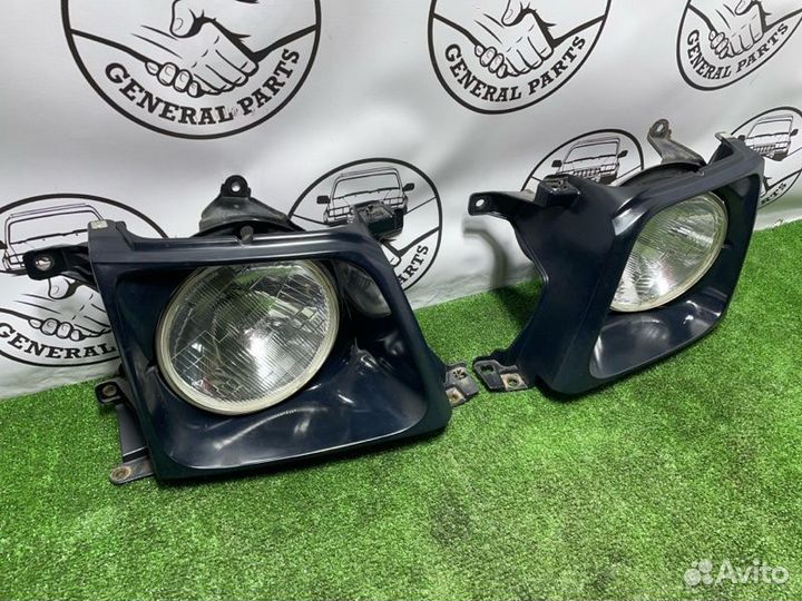 Фара галогеновая Toyota Land Cruiser Prado VZJ90