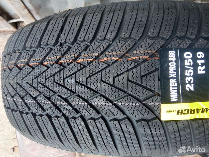 Roadmarch Winter XPro 888 235/50 R19