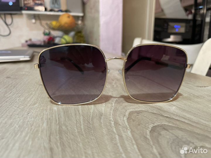 Очки солнцезащитные