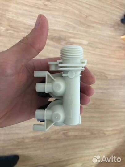 Клапан заливной стиральной машины Indesit