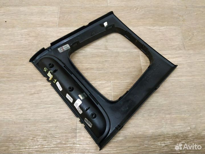 Накладка кулисы кпп Volvo XC90 (2002-2015)