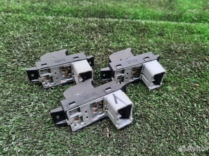 Кнопка стеклоподъемника Ssang Yong Actyon New CK