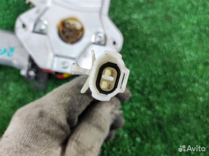 Стеклоподъемник передний правый Suzuki Ignis 2006