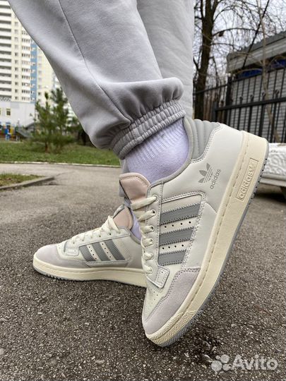 Кроссовки adidas forum новые
