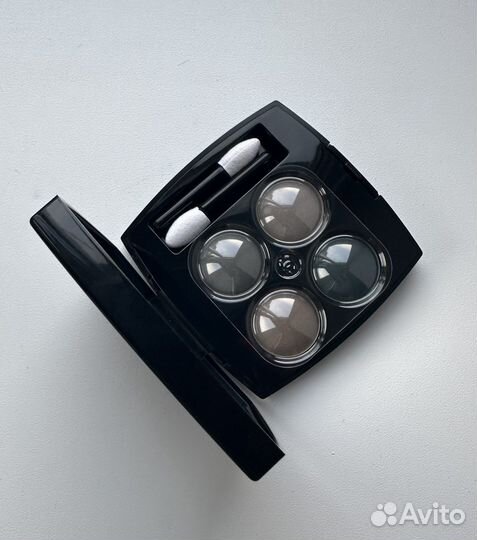 Chanel тени для век 324 blurry blue