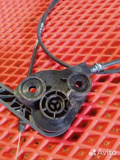 Трос открывания капота Kia Sportage