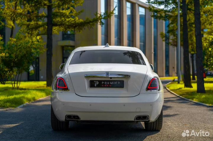 Аренда шикарного Rolls-Royce на свадьбу