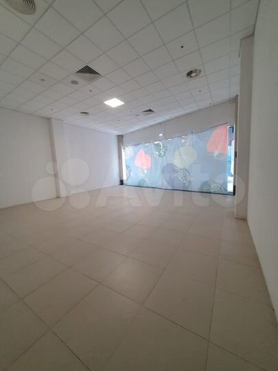 Сдам торговое помещение, 77 м²