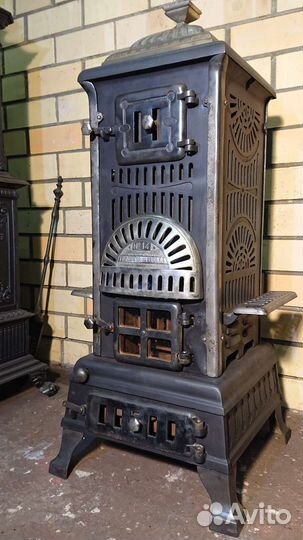 Старинная чугунная печь