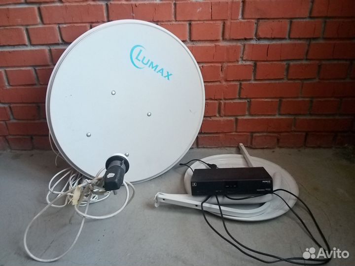 Антенна спутниковая lumax с приставкой НТВ+ humax