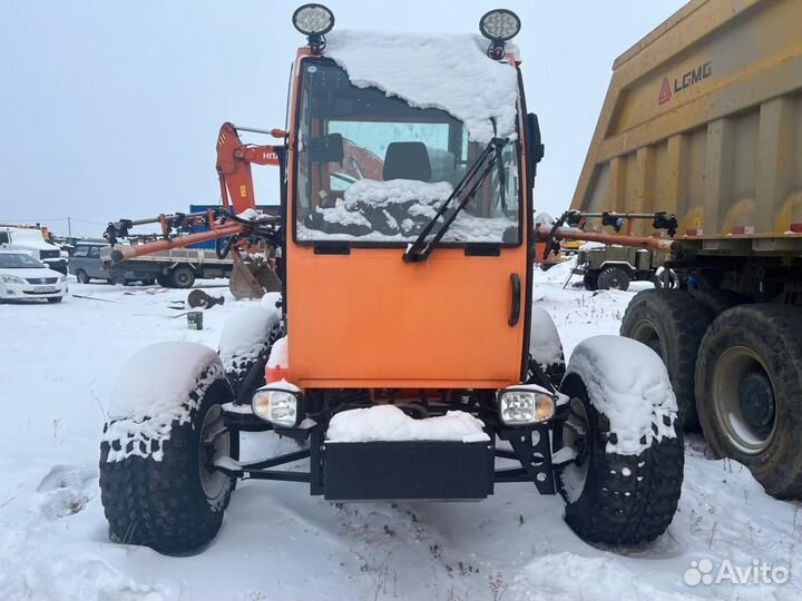 Самоходный разбрасыватель удобрений Туман-1М